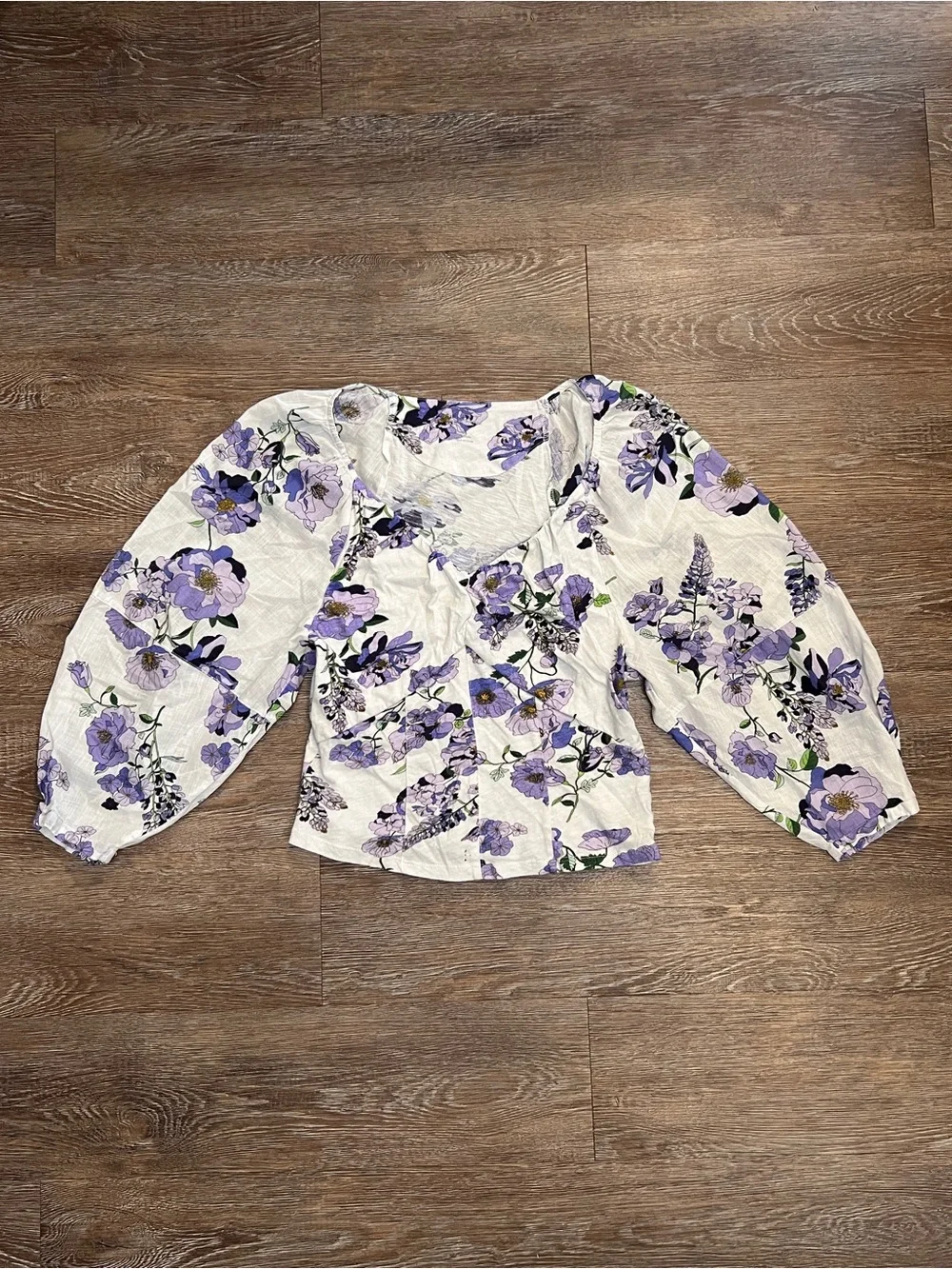 Anthropologie Floral Puff Sleeve Blouse White Purple V-Neck Crop | Size: M